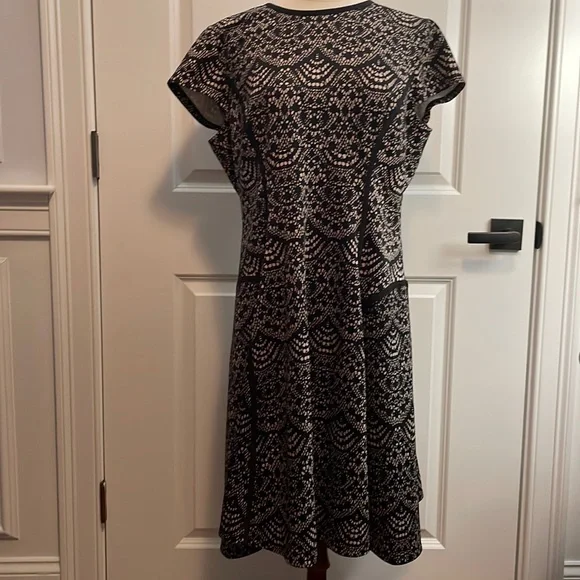 alfani black and white dress Alfani Black And White Print Dress Size 10 NWT – Our Sunshine Boutique main image 1